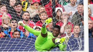 Провал в Юнайтед ще играе в Турция за повече пари