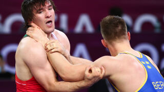 Депутат сменя олимпийски шампион в отбора ни за световното по борба