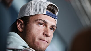 НА ЖИВО: Александър Василев е надеждата на България (ВИДЕО) - ПОБЕДА с 7:6, 6:4!