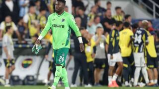 Онана се издъни и в дебюта си в Турция (ВИДЕО)