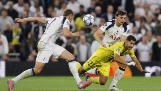 „Жълтата подводница“ не успя да изплува срещу „шпорите“ (ВИДЕО)