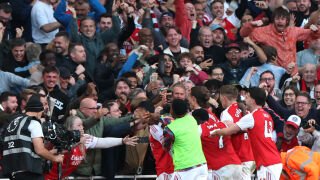 Арсенал удари в края и лиши Сити от победата