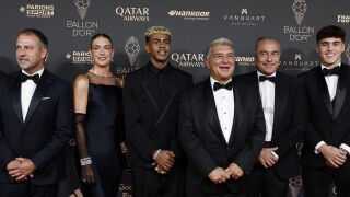 Класика в черно, принцеса, баба и младо гадже - червеният килим на 