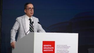 Дипломатът Никълъс Кралев представя новата си книга в Бургас