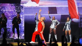 И Роби Уилямс поздрави волейболистите! (ВИДЕО)