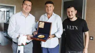 Разрешиха на Тодор Неделев да тренира