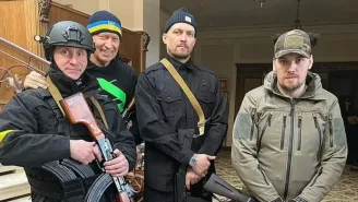 Шампионът Усик от Киев: Родината е по-важна от реванша с Джошуа