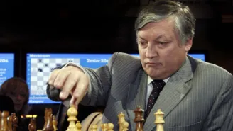 Анатолий Карпов в кома заради алкохолизъм?