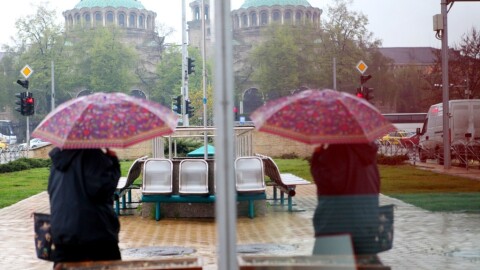 Хладен и дъждовен Разпети петък,  пролетта временно отстъпва назад 