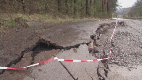 Свлачище завлече две къщи в Свищов, обитателите им са евакуирани