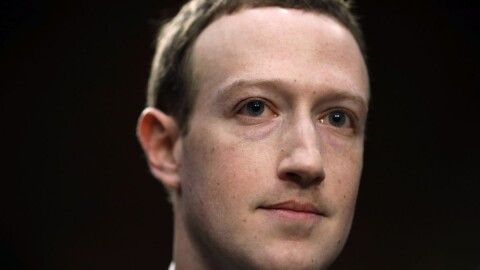 Пристрастяват ли социалните мрежи? Зукърбърг свидетелства пред съда