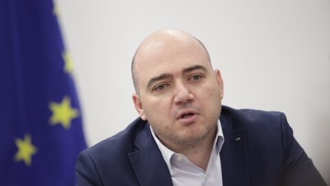 Министърът на туризма започва мащабна проверка на ведомството