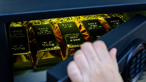 Треска за злато: Благородният метал достига исторически връх