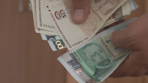 Снимка: На дъното вече 18 години: България с най-ниската минимална заплата от Евросъюза 