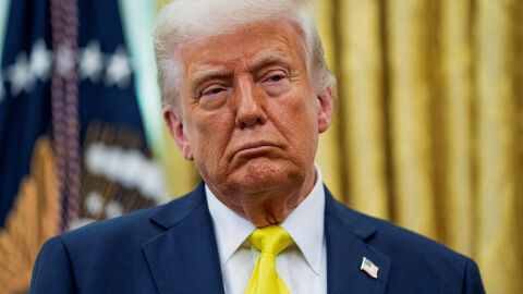 "Денят, в който заплахата на Тръмп срещу Иран разтърси света"