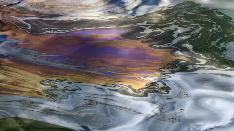 Проучване: Произведените от човека химикали са навсякъде в световния океан