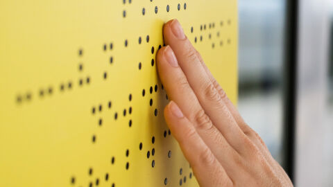 Какви ще са възможностите за гласуване на хората със сензорни увреждания