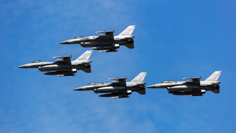 Полша вдигна по тревога изтребители заради руски въздушни удари