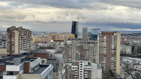 На покрива на 22-рия етаж: Как се озоваха младежи на ръба на 70-метров блок?