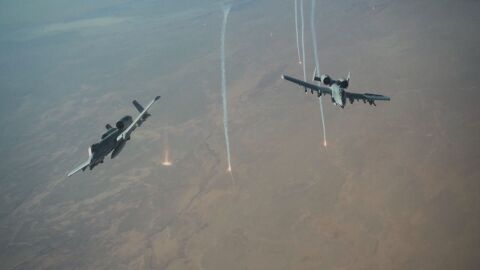 Войната в Близкия изток: Издирват пилота от сваления изтребител F-15