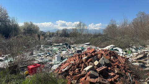 Жителите на с. Долни Богров излязоха на протест заради нерегламентирано сметище