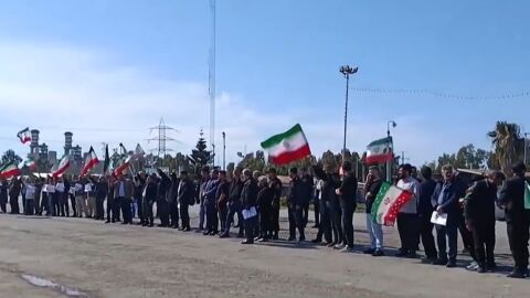 Иранци образуваха живи вериги пред електроцентрали след заплахите на Тръмп (ВИДЕО)