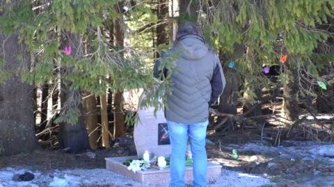 Близки на шестимата загинали на хижа "Петрохан" и връх Околчица поставиха плоча в тяхнa памет