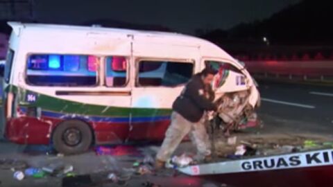 Шестима ранени след като микробус се преобърна на магистрала (ВИДЕО)