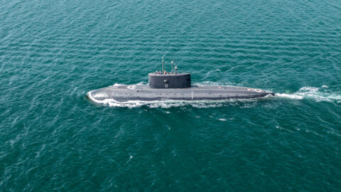 Великобритания проследи тайна операция на руски подводници в Северния Атлантик