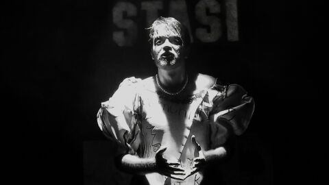 „Докато смъртта ме раздели“: Графит върху кървяща история 