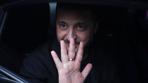 Зеленски: Молят Украйна да намали ударите по руски петролни съоръжения. Ние отговаряме на всяка атака