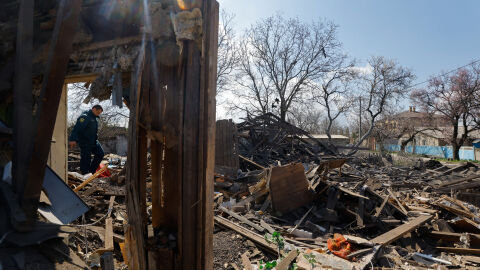 Украйна и Русия с взаимни обвинения за нарушения на великденското примирие