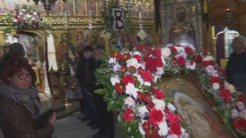 Хиляди вярващи се стичат в Бачковски манастир за литийно шествие с чудотворната икона на Богородица