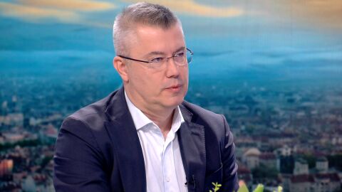 „Унгария се връща там, където принадлежи“: Какво означава смяната на властта в страната?