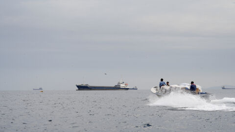 САЩ ще блокират иранските пристанища в Ормузкия проток в понеделник, 17 ч. българско време