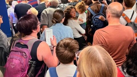 Хаос по границите удря Европа: Новите правила за пътуване в ЕС оставят семейства с малки деца блокирани