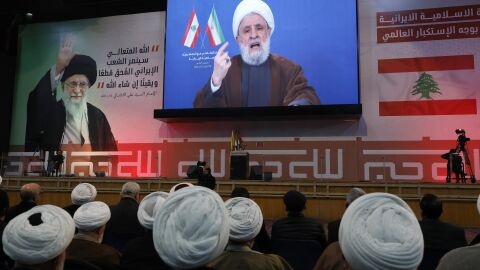 Лидерът на „Хизбула“ призова Ливан да отмени преговорите с Израел във Вашингтон