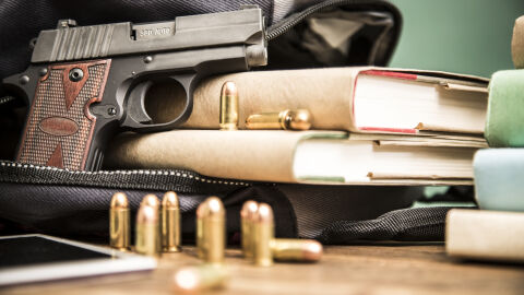 7 ранени при стрелба в училище в Турция, сред тях и ученици