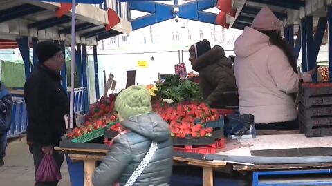 2% ръст на цените: Малката потребителска кошница вече струва 61 евро