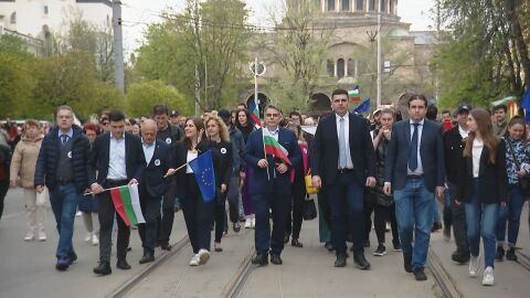 ПП-ДБ закриват предизборната си кампанията с шествие