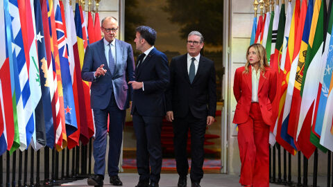 „Без мини и без пари“: 49 държави се обединиха за свободно движение в Ормузкия проток