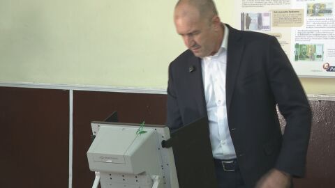 Румен Радев: Да гласуваме всички, за да удавим купения вот в море от нашите свободни гласове