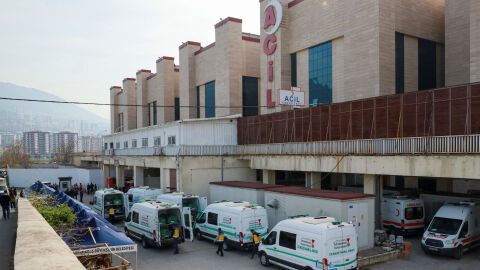 Задържаха майката на осмокласника, убил 9 души при училищна стрелба в Турция