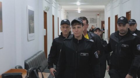 Шофьорът на преобърналия се рейс край Малко Търново остава в ареста 