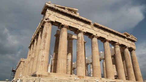 Мерки срещу свръхтуризма: Гърция обсъжда ограничения за хотели в Атина