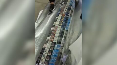 180 000 кутии цигари, скрити в матраци, откриха на пристанището в Бургас