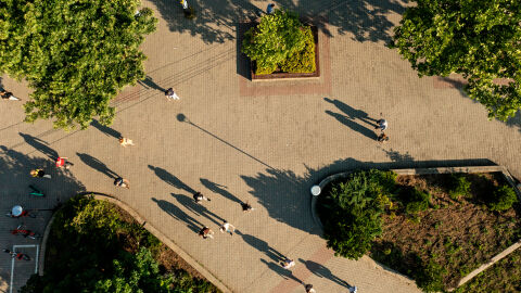 Населението на България: Намалява, застарява и живее главно в 6 града (ГРАФИКИ)