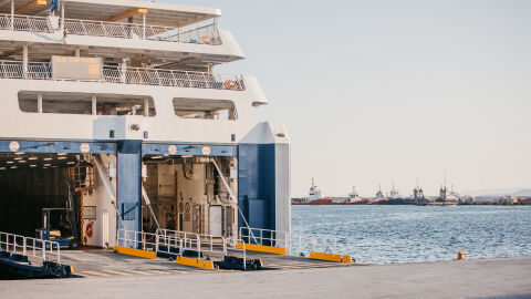 Пътуване в Гърция за 1 май? Стачка блокира транспорта 