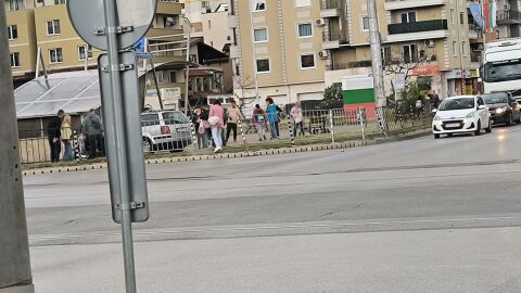 Кола катастрофира при метростанция "Бели Дунав" в София, шофьорът е загинал