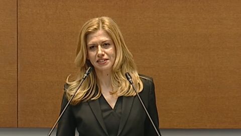 Коя е Михаела Доцова, избрана за председател на 52-орото Народно събрание?